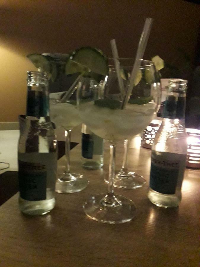 Maas&Mechelen B&B Massage & Wellness มาสแมเคอเลิน ภายนอก รูปภาพ